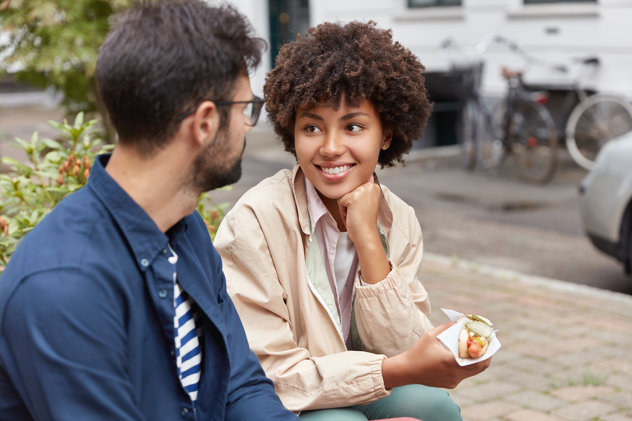 Primeira conversa no namoro cristão: qual pergunta para iniciar a conversa